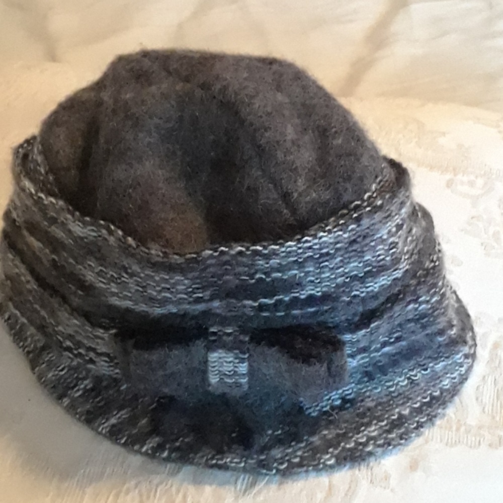 Winter hat - Picture 5 of 7